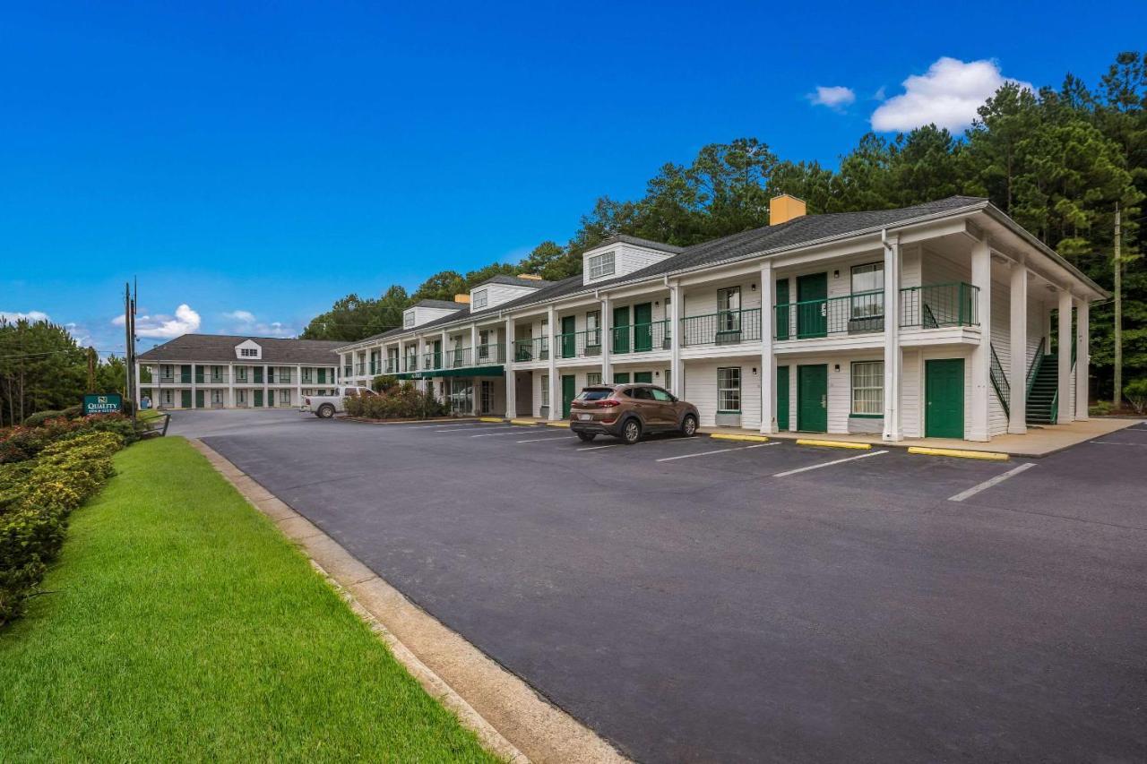 Quality Inn & Suites Near Lake Oconee Turnwold Exterior photo