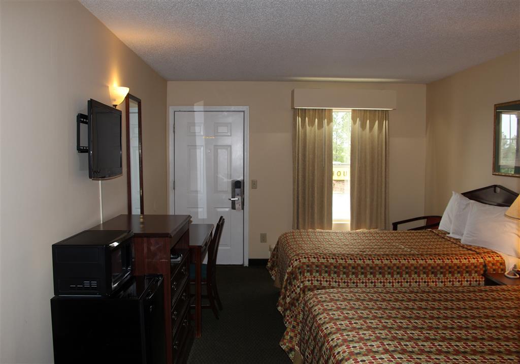 Quality Inn & Suites Near Lake Oconee Turnwold Room photo